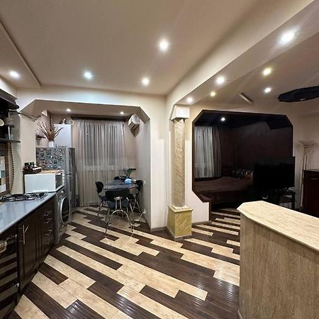 Studio Apartment Little Center, Heart Of Erivan Exterior foto
